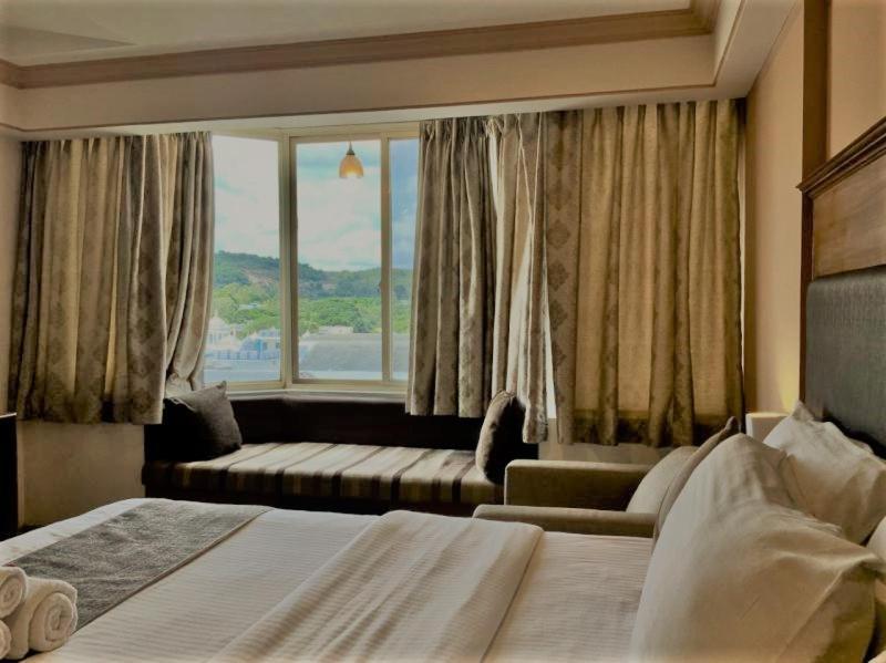 Hotel Sai Towers Puttaparthi Zewnętrze zdjęcie