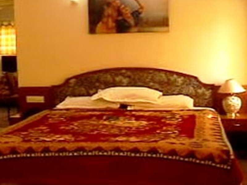 Hotel Sai Towers Puttaparthi Zewnętrze zdjęcie
