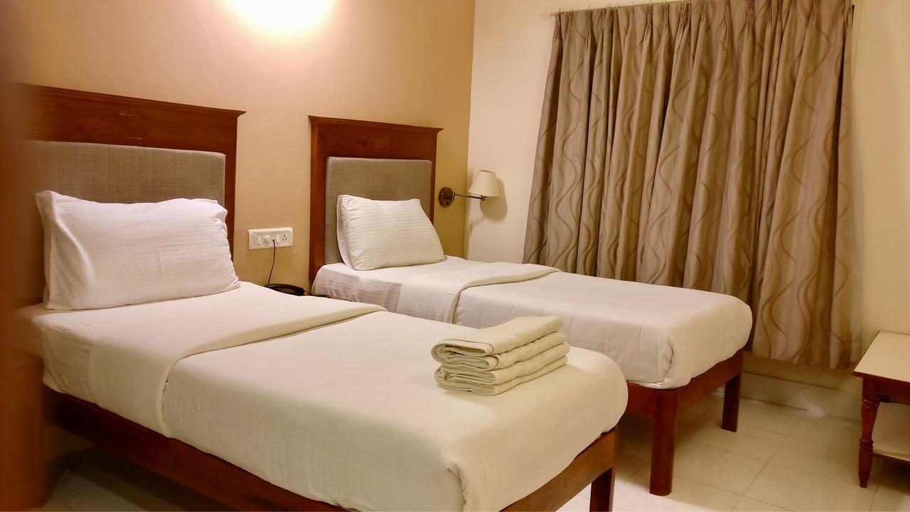 Hotel Sai Towers Puttaparthi Zewnętrze zdjęcie