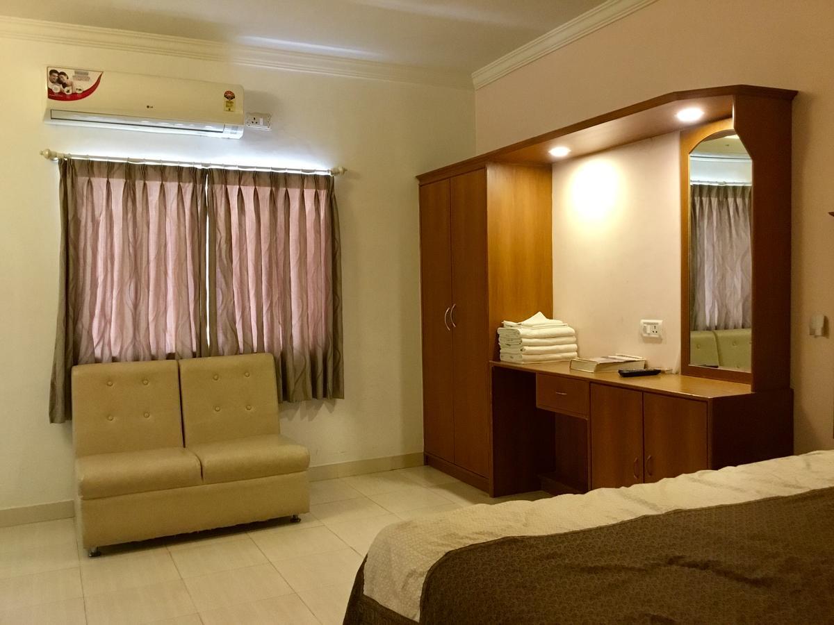 Hotel Sai Towers Puttaparthi Zewnętrze zdjęcie