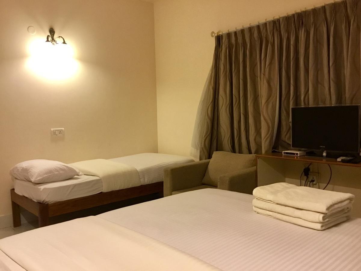 Hotel Sai Towers Puttaparthi Zewnętrze zdjęcie