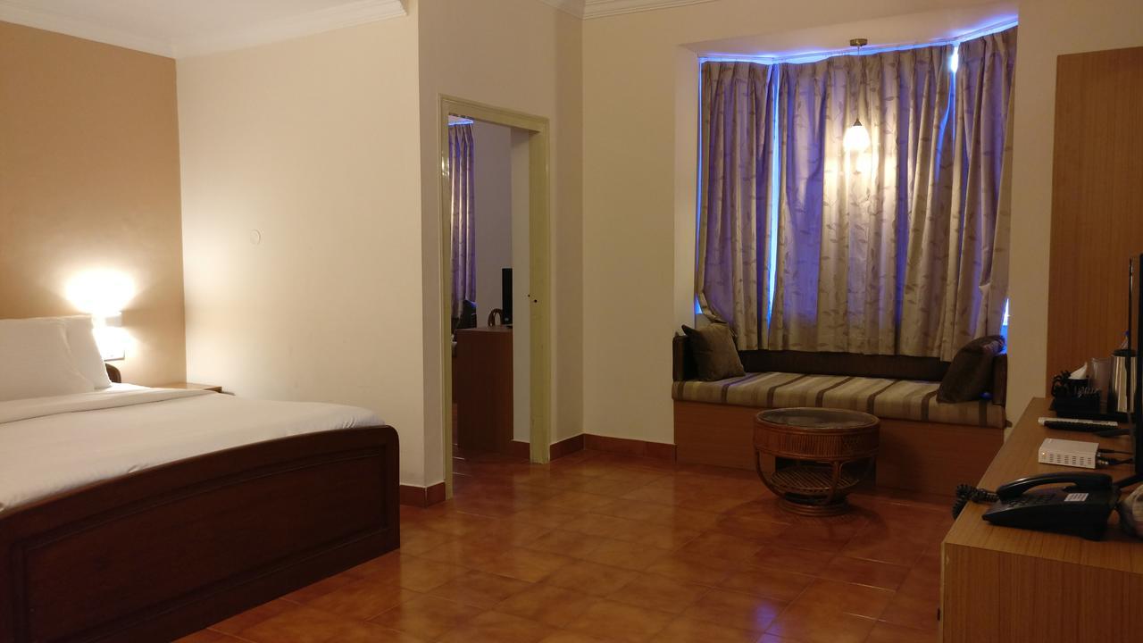 Hotel Sai Towers Puttaparthi Zewnętrze zdjęcie